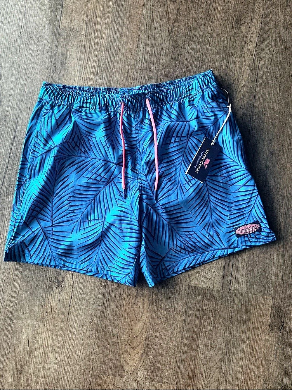 Vineyard Vines Men's Blue Swim 7” Chappy Trunks Size Medium NWT